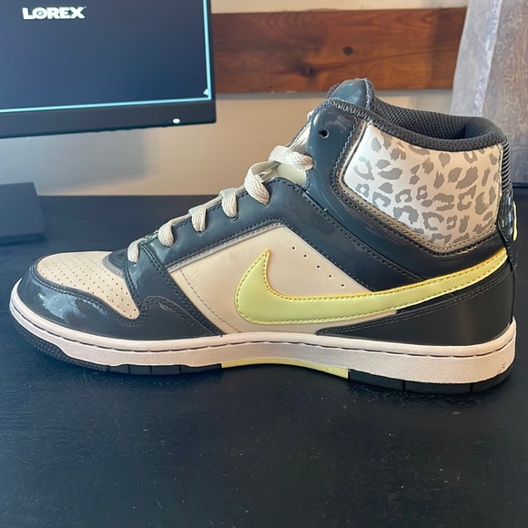 Rare Leopard 2012 Nike Prestige 3 Skinny High Prm Women's Gray/Volt - Picture 5 of 9